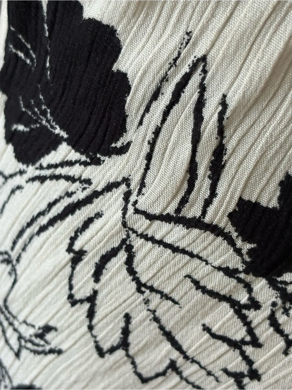 Billabong Black and Cream Floral Long Kimono - Picture 3 of 4